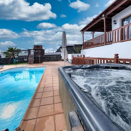 别墅 Flavia-private Pool, Jacuzzi, Sea Views