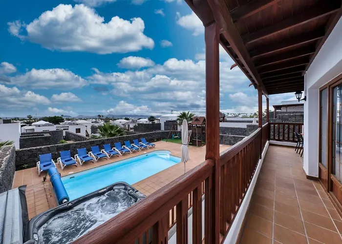 Villa Flavia - Private Pool, Jacuzzi, Bbq And Game By Lanzarote