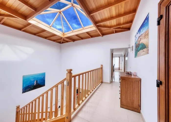 Flavia - Private Pool, Jacuzzi, Bbq And Game By Lanzarote Villa *