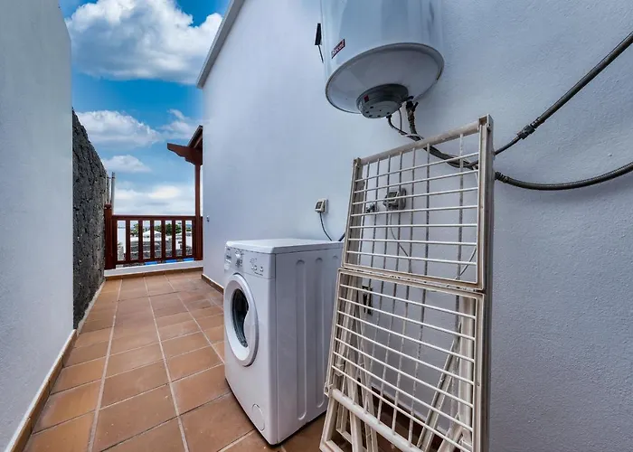 Villa Flavia - Private Pool, Jacuzzi, Bbq And Game By Lanzarote Playa Blanca (Lanzarote)