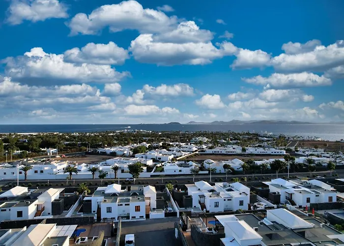 Flavia - Private Pool, Jacuzzi, Bbq And Game By Lanzarote Villa *
