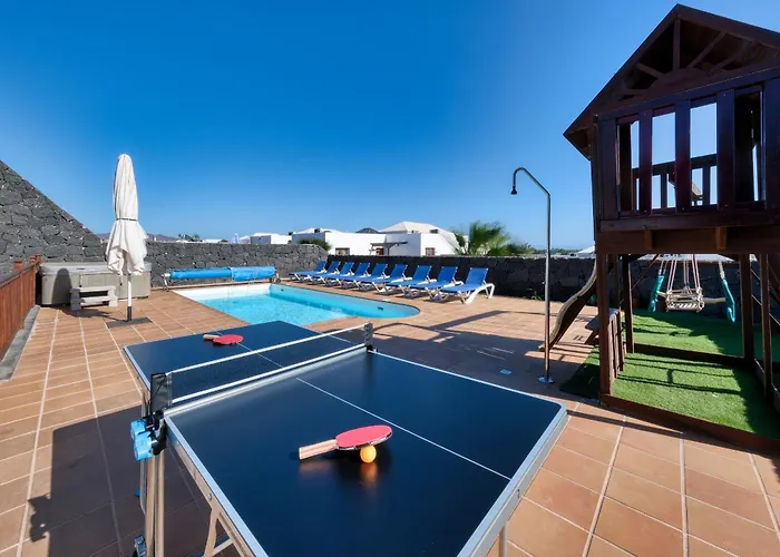 Flavia - Private Pool, Jacuzzi, Bbq And Game By Lanzarote Villa *